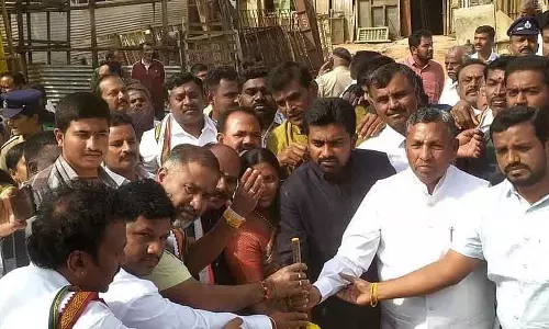 Doddaballapur : एक ही काम के लिए दो बार शिलान्यास Doddaballapur : एक ही काम के लिए दो बार शिलान्यास