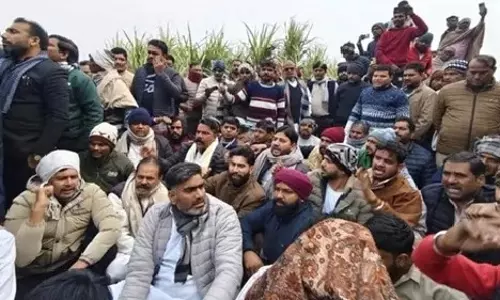 Meerut: मेरठ में कपसाड़ गांव में दहशत, हत्या और अपहरण का मामला Meerut: मेरठ में कपसाड़ गांव में दहशत, हत्या और अपहरण का मामला