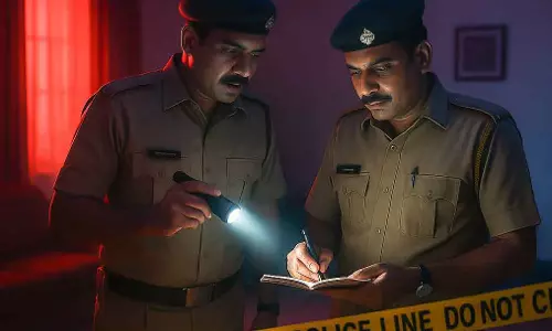 Palghar : ग्रामीणों और पुलिस ने दांडी में नाबालिगों को निशाना बनाने वाली संदिग्ध गतिविधि को नाकाम किया Palghar : ग्रामीणों और पुलिस ने दांडी में नाबालिगों को निशाना बनाने वाली संदिग्ध गतिविधि को नाकाम किया