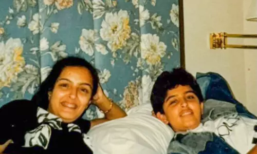 Sunaina रोशन ने ऋतिक रोशन के बर्थडे पर खोली बचपन की यादों की पिटारी
