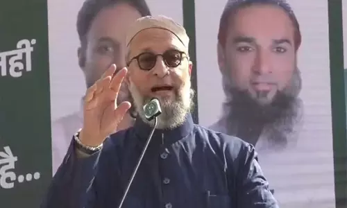 Owaisi का बयान: हिजाब पहनने वाली बेटी भी बन सकती है पीएम Owaisi का बयान: हिजाब पहनने वाली बेटी भी बन सकती है पीएम