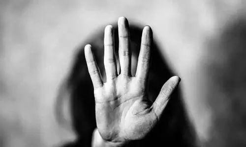 Kerala : युवती के शरीर पर खौलता दूध डालकर जलाया गया Kerala : युवती के शरीर पर खौलता दूध डालकर जलाया गया