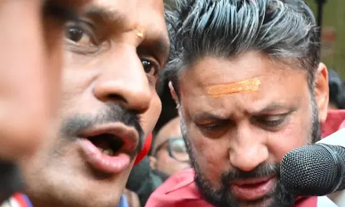 kerala: गिरफ्तार सबरीमाला पुजारी को तबीयत खराब होने पर अस्पताल में भर्ती kerala: गिरफ्तार सबरीमाला पुजारी को तबीयत खराब होने पर अस्पताल में भर्ती