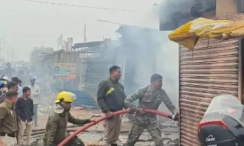 बड़ी घटना हुई नवा रायपुर के मिनी मार्केट में, आगजनी से अफरा-तफरी