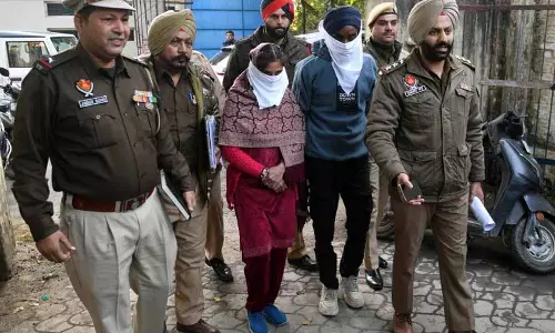 Ludhiana में 30 साल के युवक की हत्या और शव के टुकड़े-टुकड़े करने के आरोप में कपल गिरफ्तार Ludhiana में 30 साल के युवक की हत्या और शव के टुकड़े-टुकड़े करने के आरोप में कपल गिरफ्तार