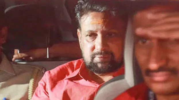 kerala: तंत्री कंदरारू राजीवारू को जेल में तबीयत खराब होने पर अस्पताल ले जाया गया kerala: तंत्री कंदरारू राजीवारू को जेल में तबीयत खराब होने पर अस्पताल ले जाया गया