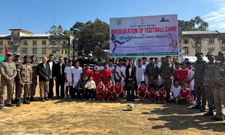 Manipur ने बिष्णुपुर जिले में IDP बच्चों के लिए फुटबॉल ट्रेनिंग कैंप शुरू किया Manipur ने बिष्णुपुर जिले में IDP बच्चों के लिए फुटबॉल ट्रेनिंग कैंप शुरू किया