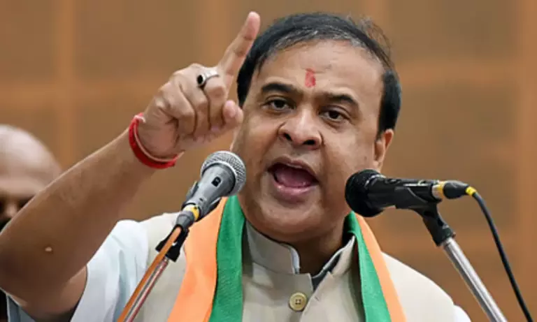 Assam सरकार भ्रष्टाचार पर कड़ी, 32 कर्मचारियों की गिरफ्तारी तय Assam सरकार भ्रष्टाचार पर कड़ी, 32 कर्मचारियों की गिरफ्तारी तय