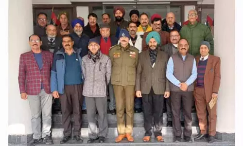 Police Veterans की मंथली मीटिंग में बुक ‘ब्रेकिंग द यूनिफॉर्म’ का विमोचन Police Veterans की मंथली मीटिंग में बुक ‘ब्रेकिंग द यूनिफॉर्म’ का विमोचन