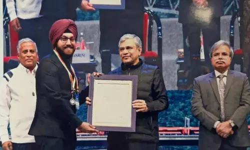 Jammu के इंजीनियरों को रेल मंत्री से राष्ट्रीय सम्मान मिला Jammu के इंजीनियरों को रेल मंत्री से राष्ट्रीय सम्मान मिला