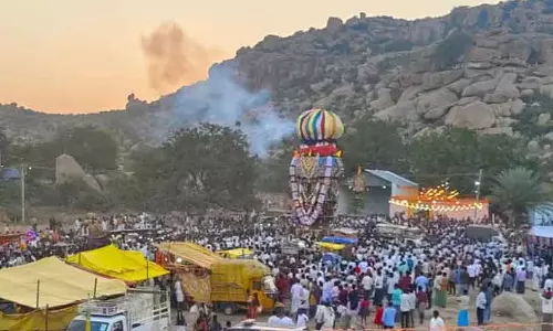 Tekkalakot : हुचिराप्पा टाटा जात्रा उत्सव संपन्न हुआ Tekkalakot : हुचिराप्पा टाटा जात्रा उत्सव संपन्न हुआ