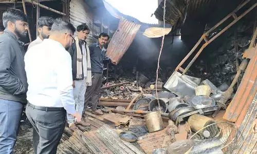 Bidar: अचानक लगी आग 10 दुकानें जलकर खाक हो गई