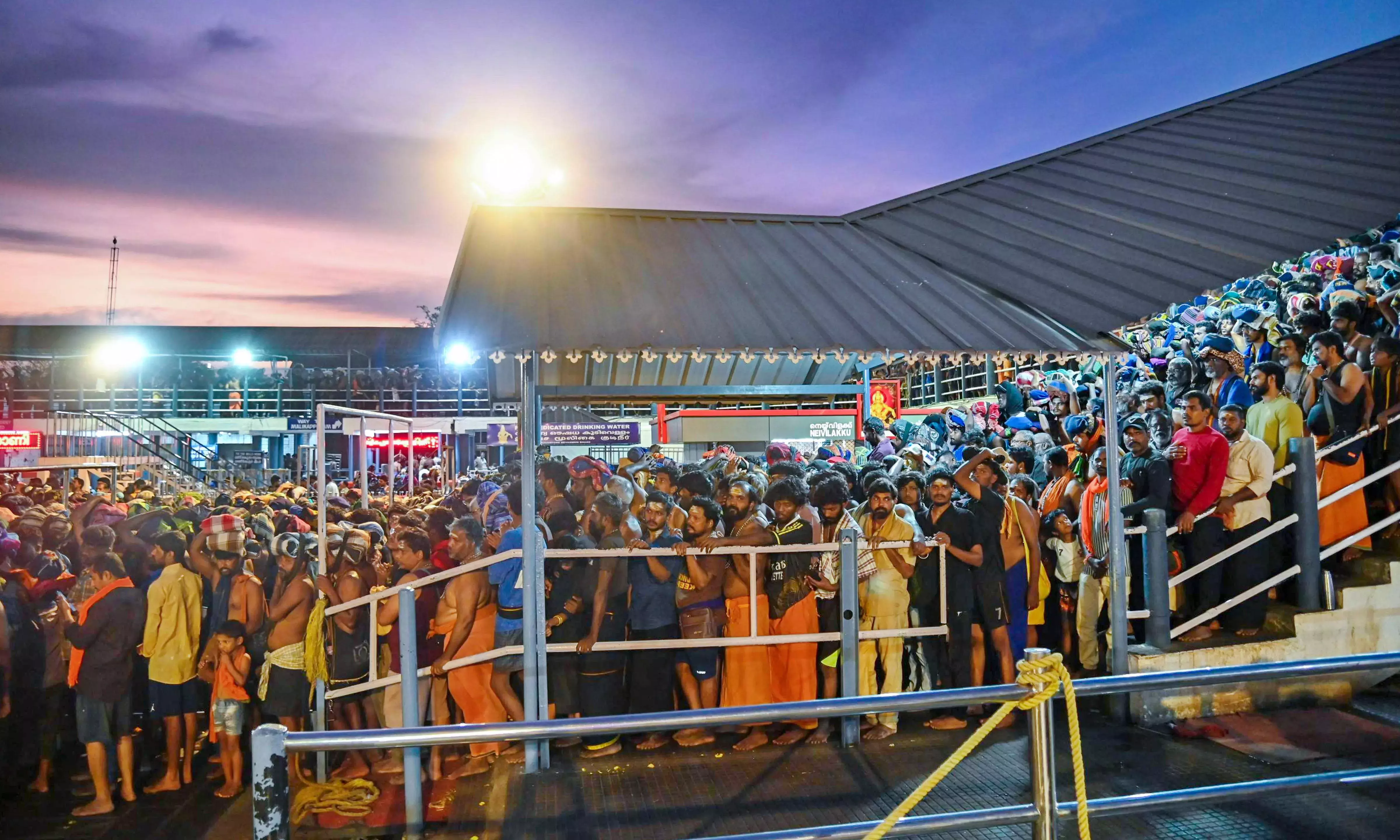 Sabarimala तंत्री की गिरफ्तारी BJP के आरोप पर CPI(M) और कांग्रेस ने सावधानी से प्रतिक्रिया दी Sabarimala तंत्री की गिरफ्तारी BJP के आरोप पर CPI(M) और कांग्रेस ने सावधानी से प्रतिक्रिया दी