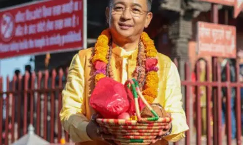 CM ने नेपाल में पवित्र मंदिरों के दर्शन किए, सिक्किम के लिए प्रार्थना की CM ने नेपाल में पवित्र मंदिरों के दर्शन किए, सिक्किम के लिए प्रार्थना की