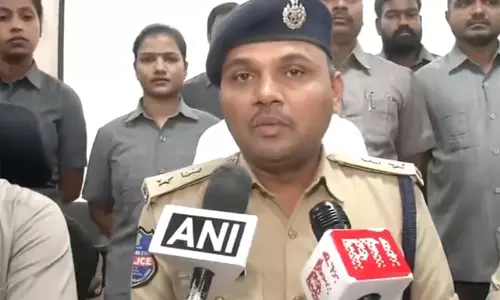 हैदराबाद पुलिस ने दो नाइजीरियाई नागरिकों को गिरफ्तार किया और 150 ग्राम MDMA जब्त किया हैदराबाद पुलिस ने दो नाइजीरियाई नागरिकों को गिरफ्तार किया और 150 ग्राम MDMA जब्त किया