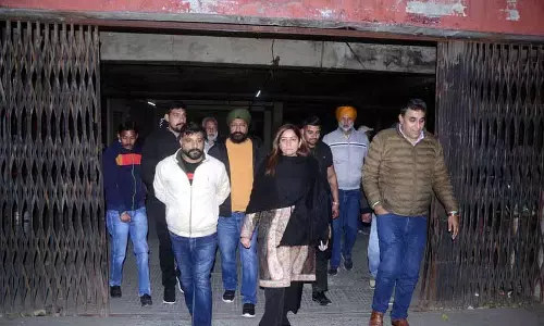 Amritsar के सीनियर डिप्टी मेयर ने भंडारी ब्रिज मार्केट का निरीक्षण किया Amritsar के सीनियर डिप्टी मेयर ने भंडारी ब्रिज मार्केट का निरीक्षण किया