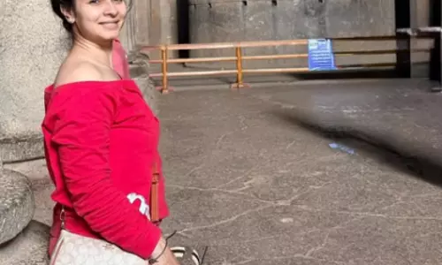 Tanishaa मुखर्जी ने कार्ला गुफाओं से नए साल की शुरुआत की