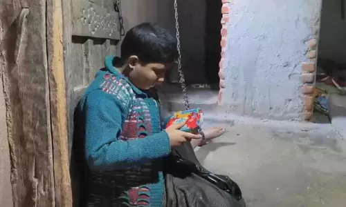 18 साल जंजीरों में, मानसिक रूप से विकलांग लड़की कैद में