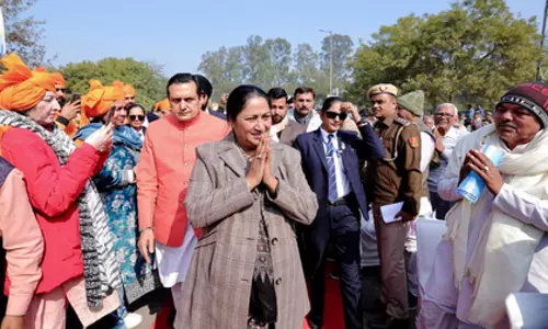 रोहिणी में दिल्ली CM ने बीजेपी कार्यकर्ताओं को दिया सम्मान रोहिणी में दिल्ली CM ने बीजेपी कार्यकर्ताओं को दिया सम्मान