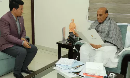 MP इंद्र हैंग सुब्बा ने रक्षा मंत्री से मुलाकात की और राज्य से जुड़े रणनीतिक मुद्दों पर चर्चा की MP इंद्र हैंग सुब्बा ने रक्षा मंत्री से मुलाकात की और राज्य से जुड़े रणनीतिक मुद्दों पर चर्चा की