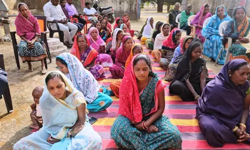 लैलूंगा पुलिस ने लगाया जन चौपाल, महिला अपराध और साइबर क्राइम पर किया जागरूक