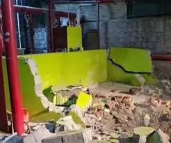 Dehradun: प्रशासन की बड़ी कार्रवाई ,अवैध मजार किया ध्वस्त Dehradun: प्रशासन की बड़ी कार्रवाई ,अवैध मजार किया ध्वस्त