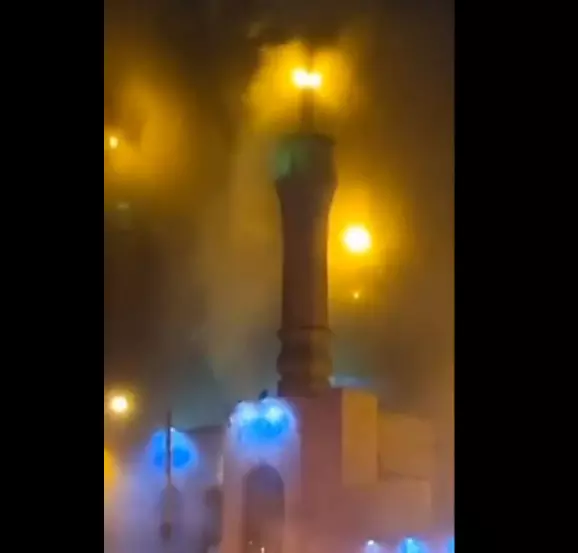 मस्जिद में प्रदर्शनकारियों ने लगाई आग Video, तेहरान में भारी बवाल मस्जिद में प्रदर्शनकारियों ने लगाई आग Video, तेहरान में भारी बवाल