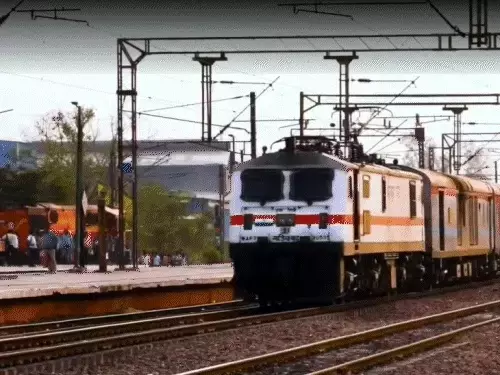 हथबंद-तिल्दा नेवरा रेलवे ट्रैक में चलेगा काम, 8 ट्रेनें रद्द हथबंद-तिल्दा नेवरा रेलवे ट्रैक में चलेगा काम, 8 ट्रेनें रद्द