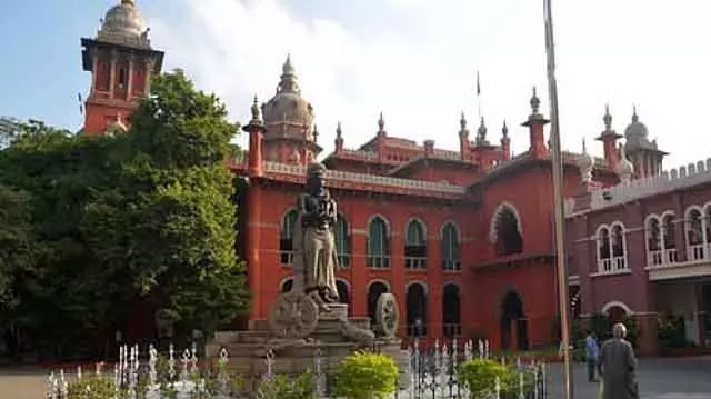 तमिलनाडु वक्फ बोर्ड को कुछ समय के लिए सस्पेंड किया गया: SC का आदेश तमिलनाडु वक्फ बोर्ड को कुछ समय के लिए सस्पेंड किया गया: SC का आदेश
