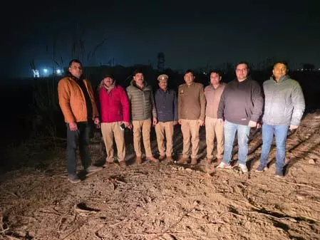 युवक की पीट-पीटकर हत्या करने वाले दो इनामी बदमाश गिरफ्तार युवक की पीट-पीटकर हत्या करने वाले दो इनामी बदमाश गिरफ्तार