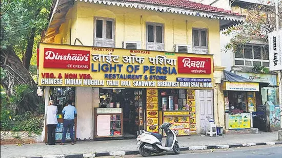 Crime branch ने मशहूर सोबो रेस्टोरेंट पर छापा मारा, 157 ई-सिगरेट मिलीं Crime branch ने मशहूर सोबो रेस्टोरेंट पर छापा मारा, 157 ई-सिगरेट मिलीं