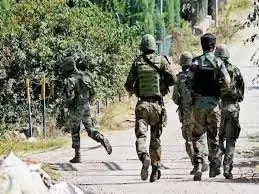 Jammu-Kashmir: खेतों में छिपा हुआ दुश्मन जासूस मिला, BSF ने दबोचा Jammu-Kashmir: खेतों में छिपा हुआ दुश्मन जासूस मिला, BSF ने दबोचा