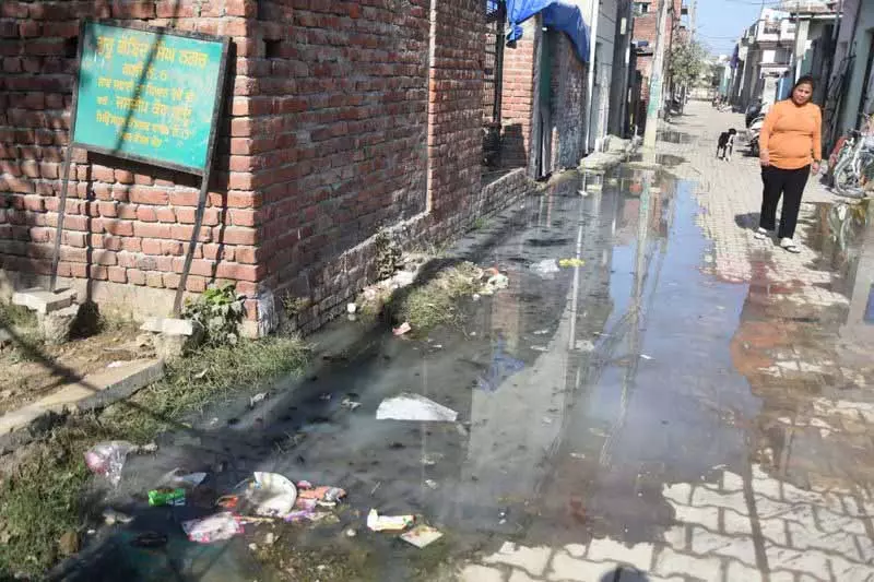 सड़क पर सीवेज ओवरफ्लो को लेकर सुप्रीम कोर्ट पैनल ने DDPO को तलब किया सड़क पर सीवेज ओवरफ्लो को लेकर सुप्रीम कोर्ट पैनल ने DDPO को तलब किया