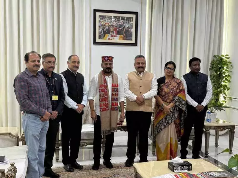 Himachal के मंत्री रोहित ठाकुर ने तेलंगाना का दौरा किया, शिक्षा में सहयोग की संभावना तलाशी Himachal के मंत्री रोहित ठाकुर ने तेलंगाना का दौरा किया, शिक्षा में सहयोग की संभावना तलाशी