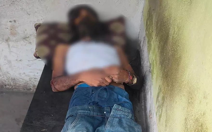 उरला में युवक की हत्या, FSL और पुलिस की टीम मौके पर उरला में युवक की हत्या, FSL और पुलिस की टीम मौके पर