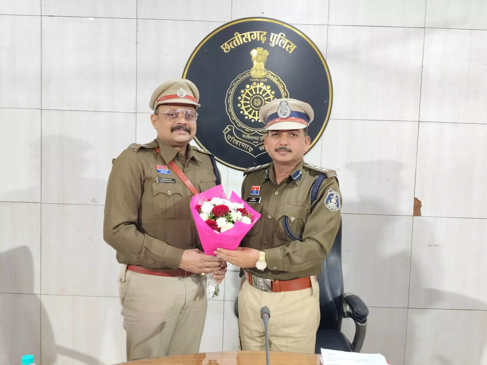 बेमेतरा जिले के नए अतिरिक्त पुलिस अधीक्षक हरीश कुमार यादव ने संभाला पदभार बेमेतरा जिले के नए अतिरिक्त पुलिस अधीक्षक हरीश कुमार यादव ने संभाला पदभार