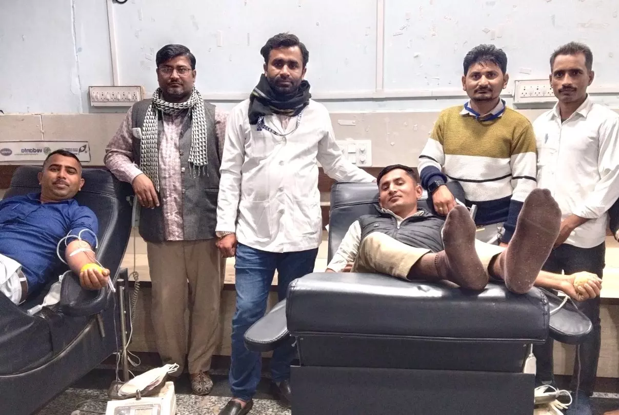 Barmer: मरीज की जान बचाने में दिखा समर्पण और निष्ठा Barmer: मरीज की जान बचाने में दिखा समर्पण और निष्ठा