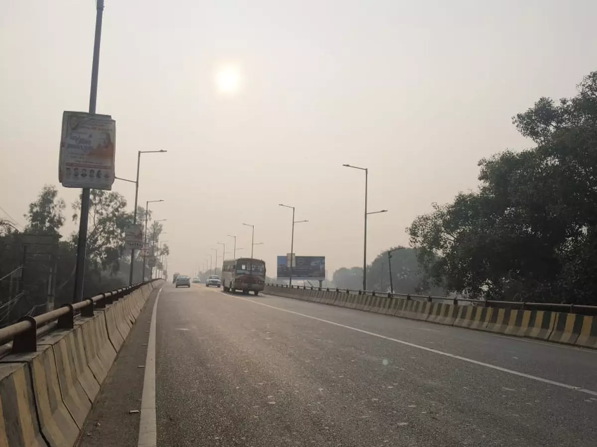 Bareilly: सीजन की ठंडक बरकरार, धूप ने दी कुछ गर्माहट Bareilly: सीजन की ठंडक बरकरार, धूप ने दी कुछ गर्माहट