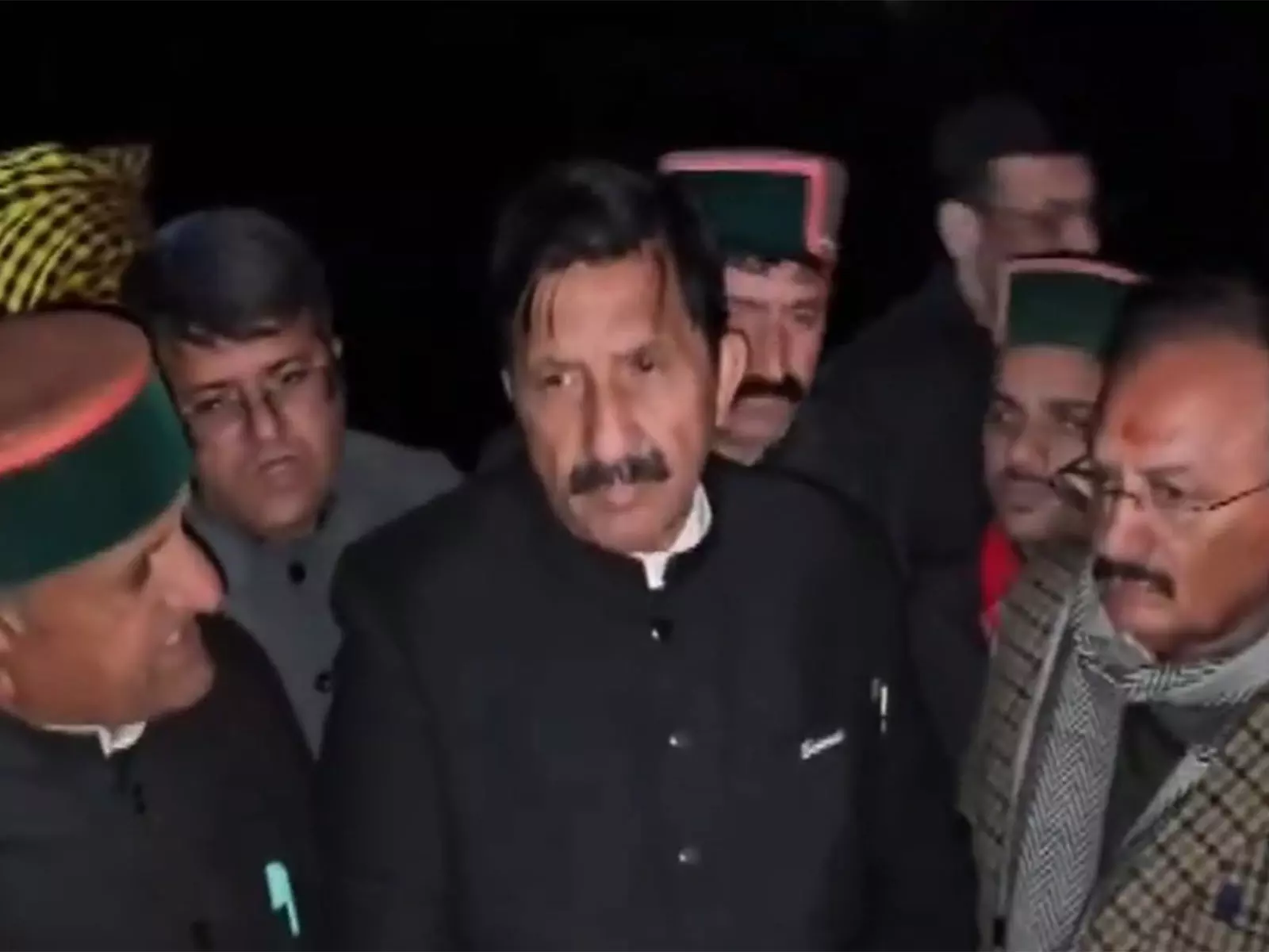 हरिपुरधार बस दुर्घटना में 14 लोगों की मौत: हिमाचल प्रदेश के उपमुख्यमंत्री Mukesh Agnihotri हरिपुरधार बस दुर्घटना में 14 लोगों की मौत: हिमाचल प्रदेश के उपमुख्यमंत्री Mukesh Agnihotri
