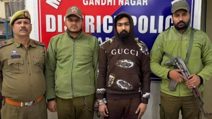 JAMMU: हाई-प्रोफाइल नार्को-आर्म्स सिंडिकेट केस में एक और आरोपी गिरफ्तार JAMMU: हाई-प्रोफाइल नार्को-आर्म्स सिंडिकेट केस में एक और आरोपी गिरफ्तार