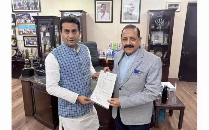 जसरोटिया ने Dr Jitendra के साथ सड़क और रेलवे प्रोजेक्ट्स पर बात की जसरोटिया ने Dr Jitendra के साथ सड़क और रेलवे प्रोजेक्ट्स पर बात की