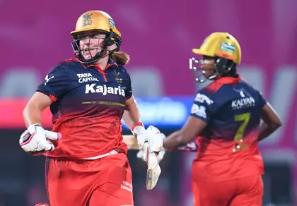WPL 2026 ओपनिंग: अरुंधति और नादिन की धमाकेदार पारियों ने दिलाई RCB को जीत WPL 2026 ओपनिंग: अरुंधति और नादिन की धमाकेदार पारियों ने दिलाई RCB को जीत