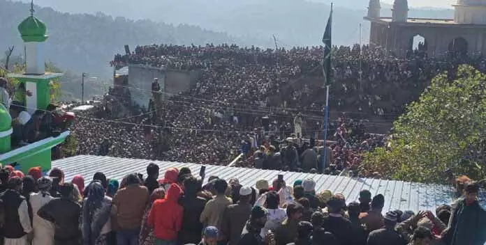 RAJOURI: हजरत सैयद रसूल शाह का 5 दिवसीय उर्स संपन्न RAJOURI: हजरत सैयद रसूल शाह का 5 दिवसीय उर्स संपन्न