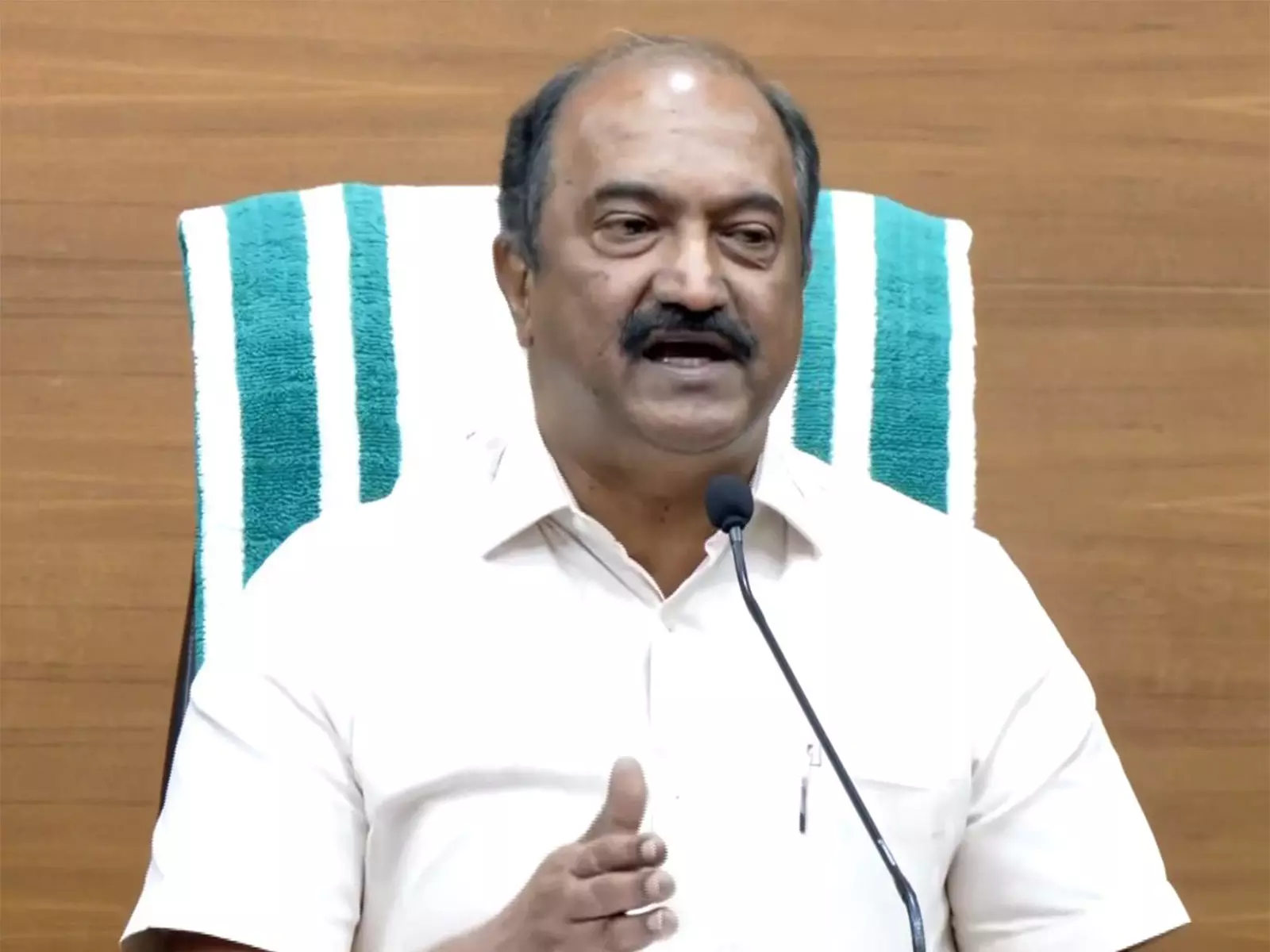 Kerala वित्त मंत्री ने मलयालम विधेयक में समानता का दिया आश्वासन Kerala वित्त मंत्री ने मलयालम विधेयक में समानता का दिया आश्वासन