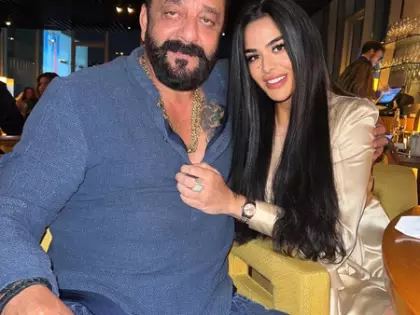Sanjay दत्त की बेटी त्रिशाला ने जीवन में सीमाओं और संतुलन बनाए रखने की बात कही Sanjay दत्त की बेटी त्रिशाला ने जीवन में सीमाओं और संतुलन बनाए रखने की बात कही