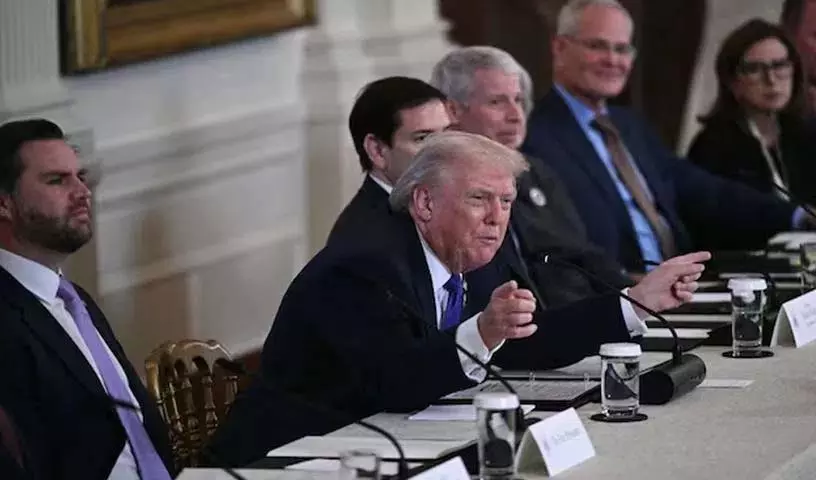 हम किसी तरह रूस और चीन से पहले ग्रीनलैंड पर कब्ज़ा कर लेंगे: Trump हम किसी तरह रूस और चीन से पहले ग्रीनलैंड पर कब्ज़ा कर लेंगे: Trump