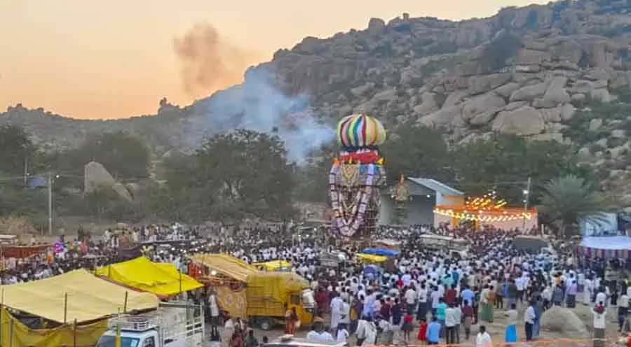 Tekkalakot : हुचिराप्पा टाटा जात्रा उत्सव संपन्न हुआ Tekkalakot : हुचिराप्पा टाटा जात्रा उत्सव संपन्न हुआ