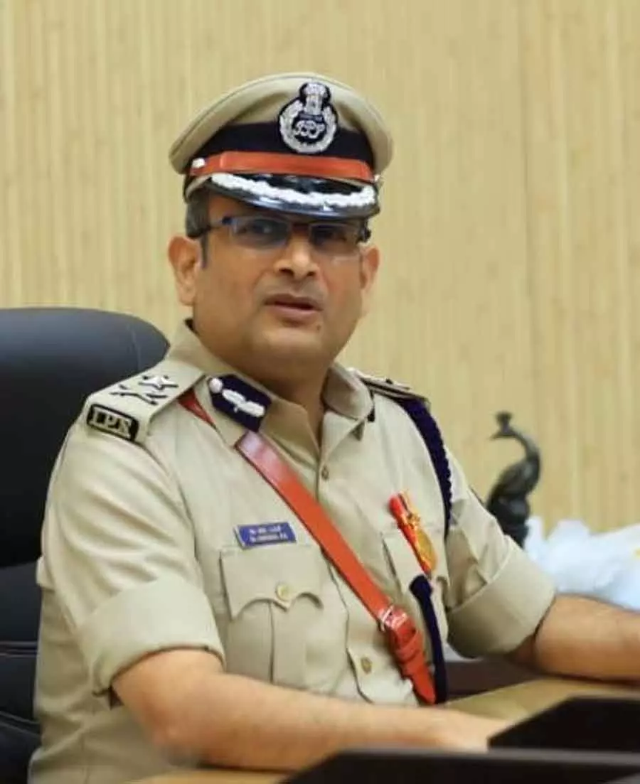 गैर-कानूनी धंधों पर पूरी तरह से कार्रवाई: Police अधिकारियों की साफ चेतावनी गैर-कानूनी धंधों पर पूरी तरह से कार्रवाई: Police अधिकारियों की साफ चेतावनी