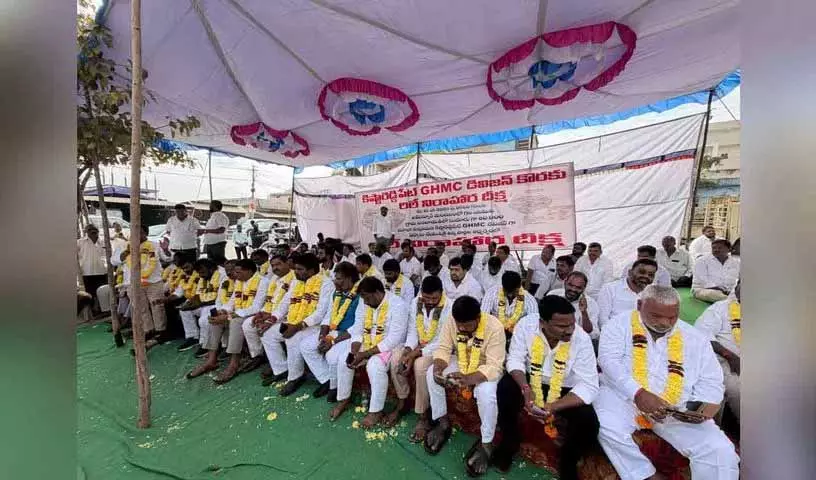 किस्तारेड्डीपेट में नए GHMC डिवीजन की मांग को लेकर रिले भूख हड़ताल शुरू किस्तारेड्डीपेट में नए GHMC डिवीजन की मांग को लेकर रिले भूख हड़ताल शुरू