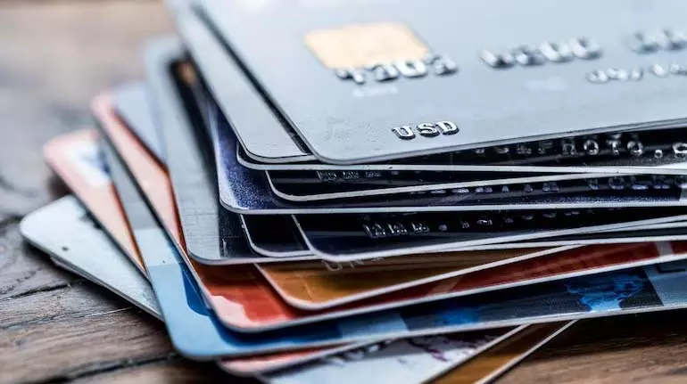 आपका पहला credit card आपकी फाइनेंशियल लाइफ बना या बिगाड़ सकता आपका पहला credit card आपकी फाइनेंशियल लाइफ बना या बिगाड़ सकता